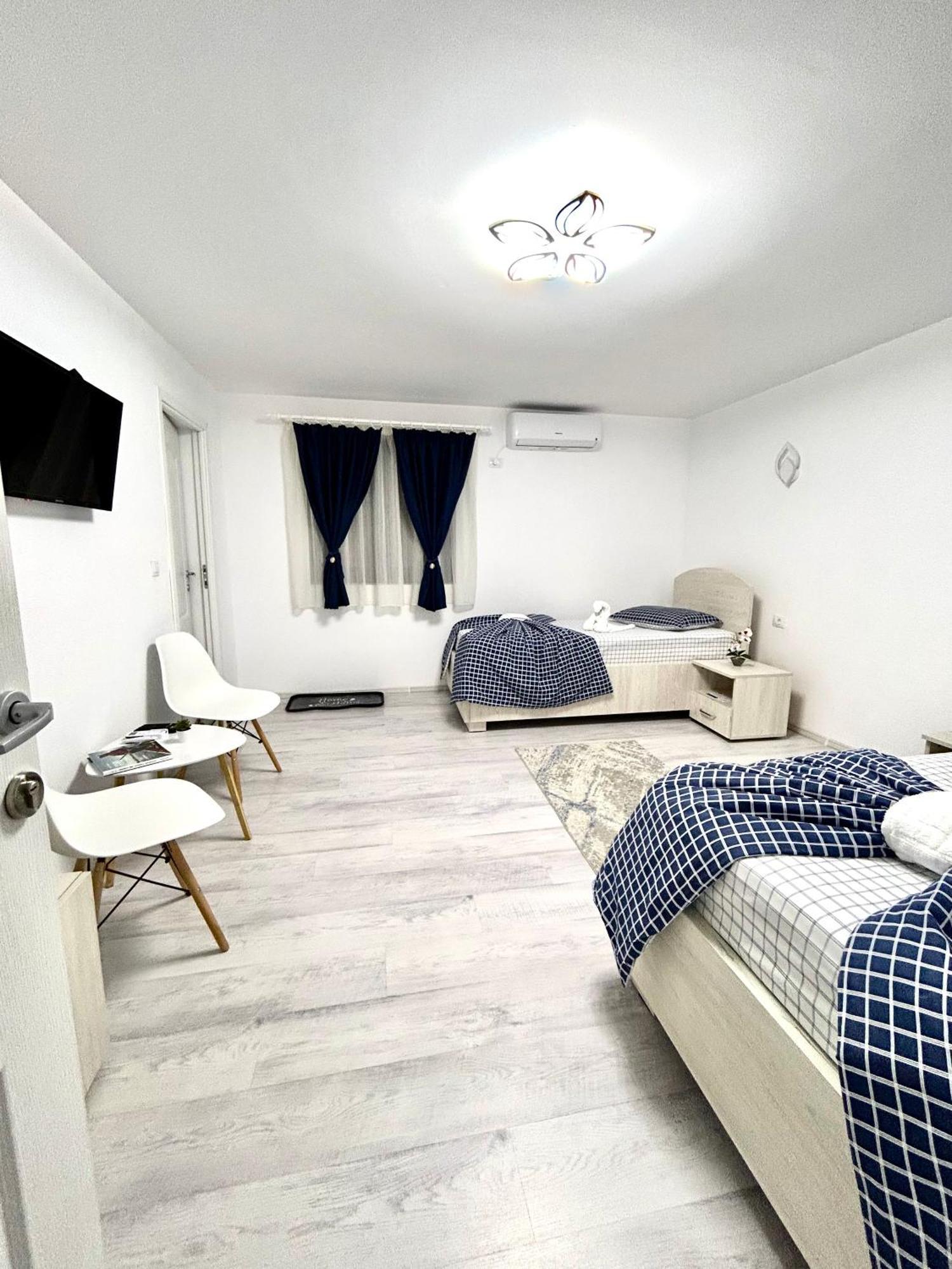 Hotel Casa Munteanu Mila Douăzeci şi Trei Esterno foto